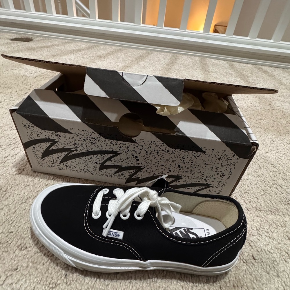 Vans Vault OG authentic LX Black Sneakers Size 6